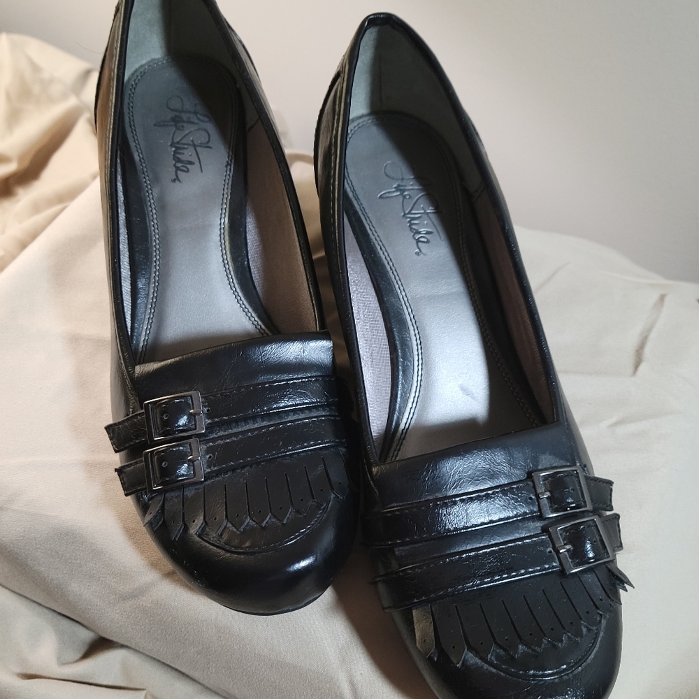 Women's shoes
